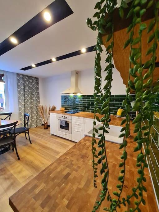 Uroczy Apartament Blisko Centrum - 10 Min Do Plazy Gdynia Exterior foto